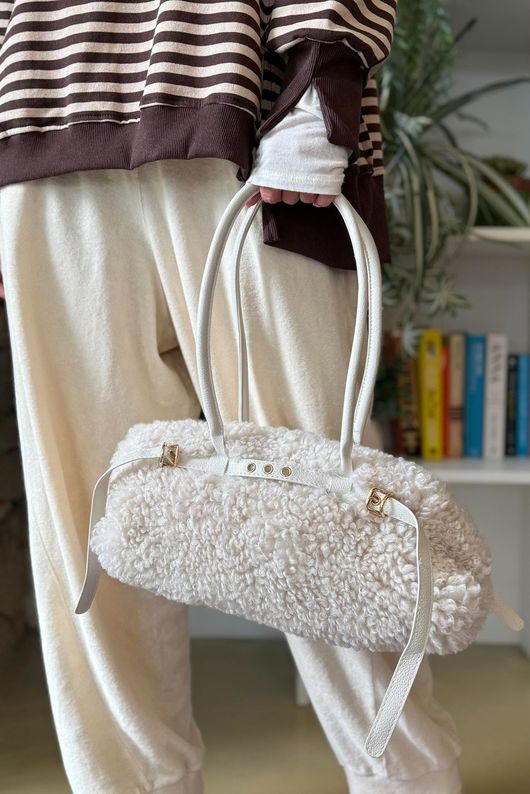 Hicks Shearling Barrel Bag Natural